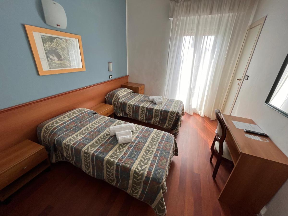 Hotel Stella D'Italia - Nuova Gestione Rimini Ngoại thất bức ảnh